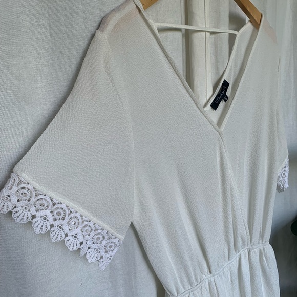 DYNAMITE WHITE ROMPER - Picture 5 of 5